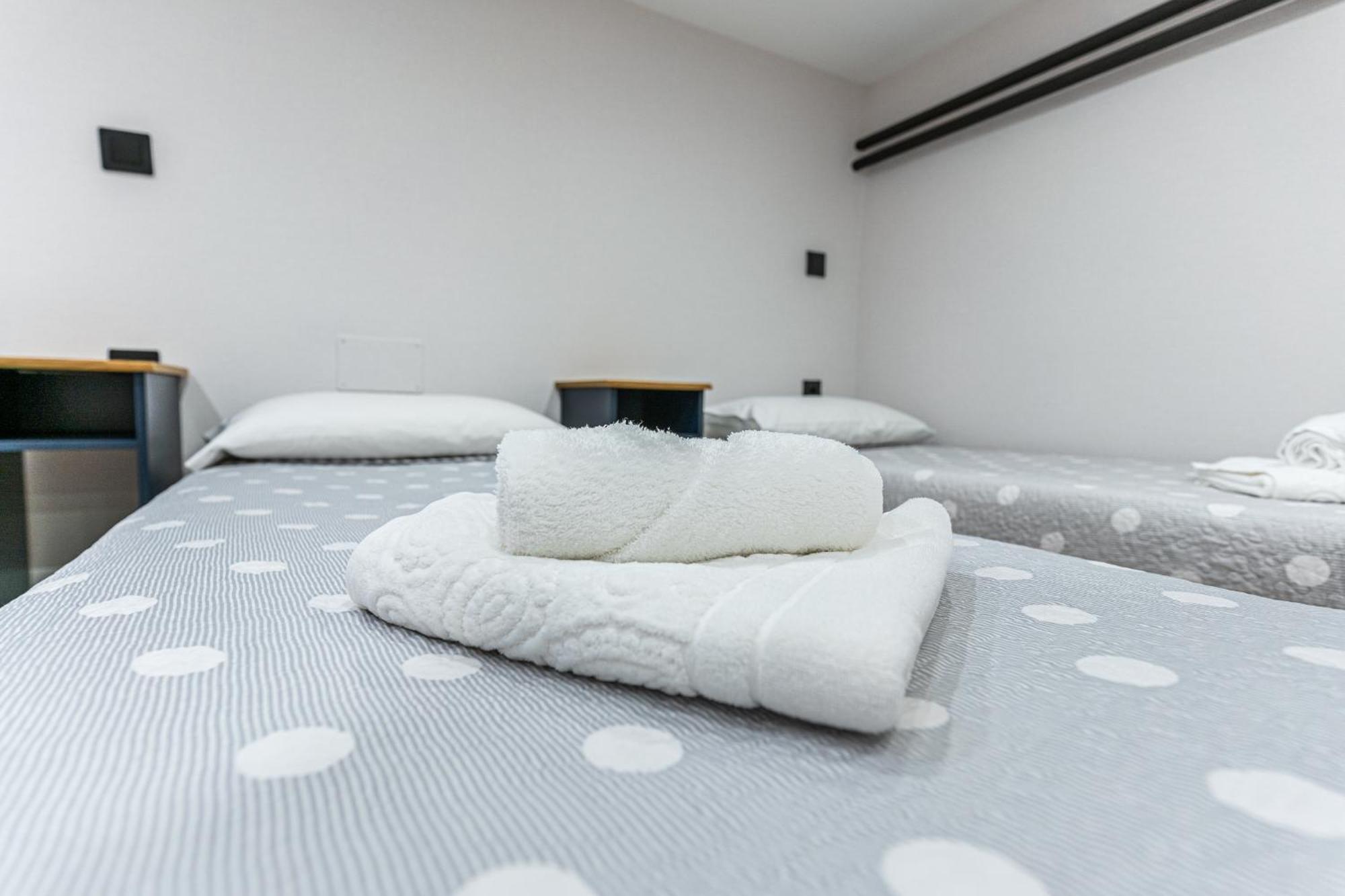 Cc Atocha Apartments Madrid Exterior photo